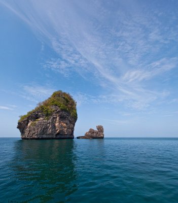 Phi Phi Island limestone cliff Panorama