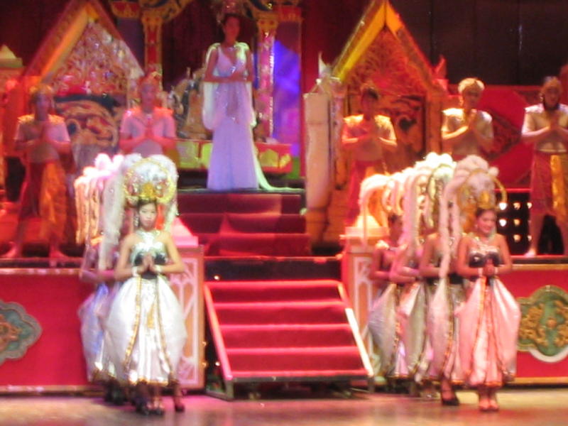 yan yiu on stage