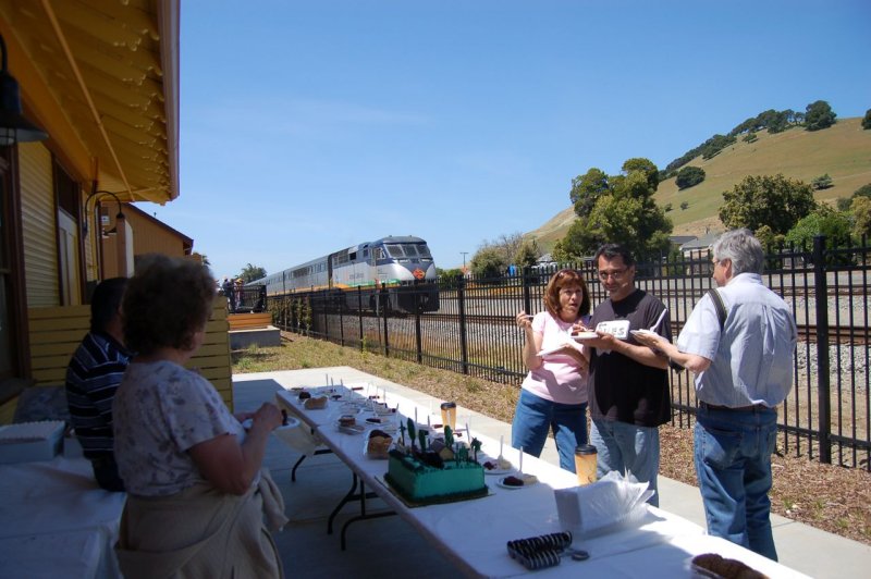 Behind the depot there is CAKE to be had!