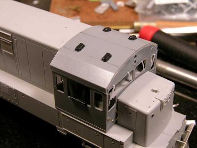 cab roof now lays on the cab - no glue yet.