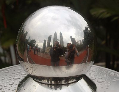 Two photografers discovering Kuala Lumpur