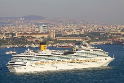 floating town on Bosphorus