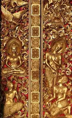 Exuquisite carvings of Buddha