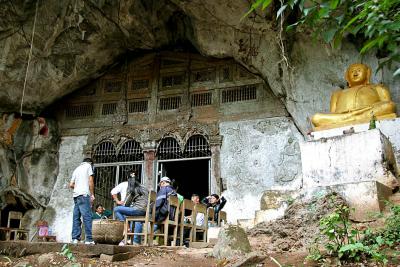 Tham Phum, the upper cave of PakOu caves