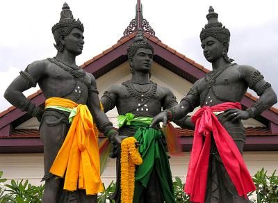 The statue of the three kings is set in the heart of Chiang Mai's old city