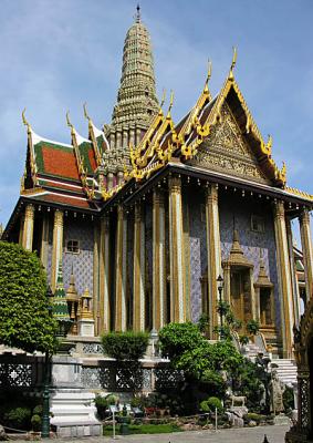 The royal Pantheon ( Prasat Phra Dhepbidorn)