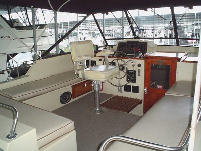 1983 Trojan tri cabin 018.jpg