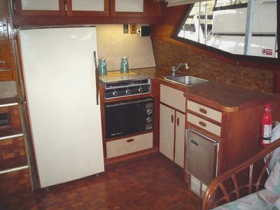 1983 Trojan tri cabin 033.jpg
