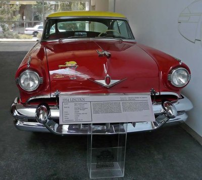 1954 Lincoln Capri - front