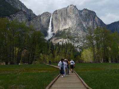 Boardwalk to Falls 2