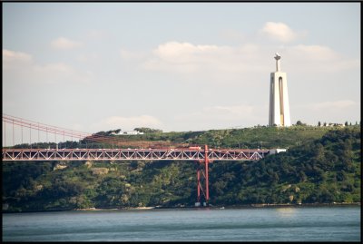 Ponte 25 de Abril & Statue of Cristo Rei