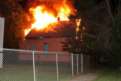 2008_detroit_houses_fire_joseph_campau_near_hendrie_pic-02.JPG