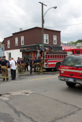 2008_detroit_auto_wash_fire_1933_springwells_pic-14.JPG
