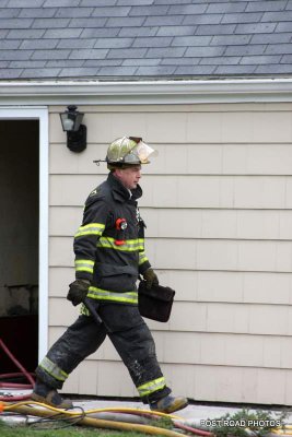 20090420_fairfield_CT_house_fire_466_davis_rd_pic-10.JPG