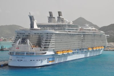 Oasis of the Seas - the largest cruise ship afloat.