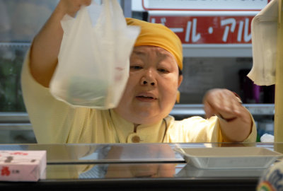 She points us to the tastier Ekiben! Domo! 031.jpg