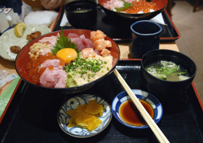 Chirashi with toro, tororo, natto, yamaimo, ikura, salmon 074.jpg