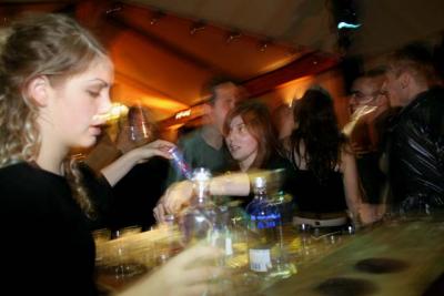 g3/35/385235/3/53905573.redbullgettinghigh.jpg