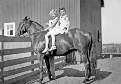Toots & Leona with Horse