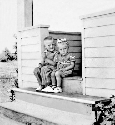 Deane & Toots, Front Steps, Blanchard