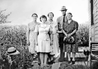 Hannah - Madeline - Esther - Aaron - Lizzie -1943