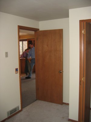 Lower bedroom / office entry