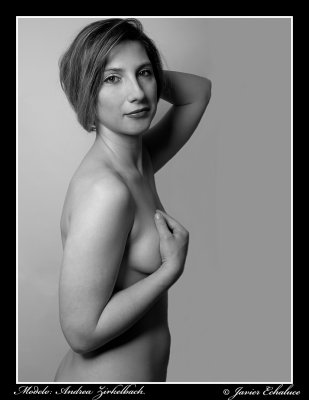 Andrea en blanco y negro (Contiene desnudos/ Contains nudity)