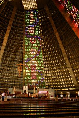 Gigantic stained-glass panels for the 21st century