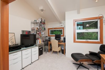 Office between the master bed and bath