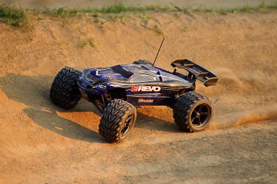 traxxas e-revo