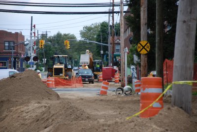 rOSLYN rOAD cROSSING 4.JPG