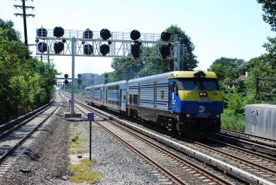 LIRR 421 EB Bellrose 082208.JPG