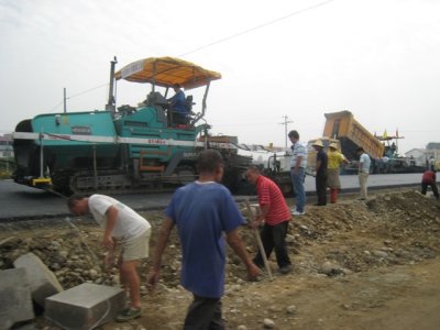 Repairing road to Shifang city IMG_1217.JPG
