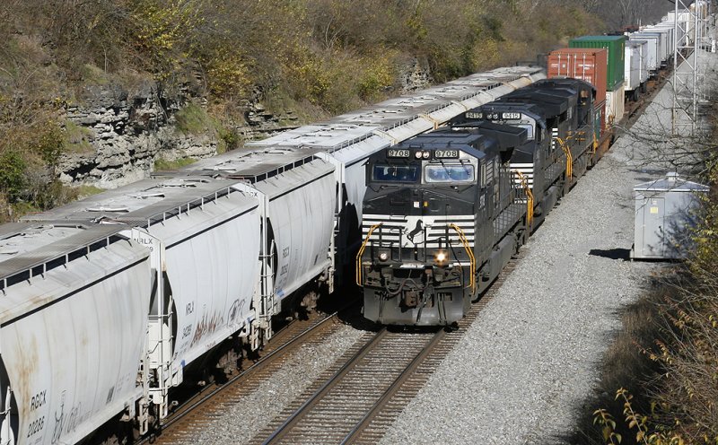 NS 229 sprints past 376 at North Wye