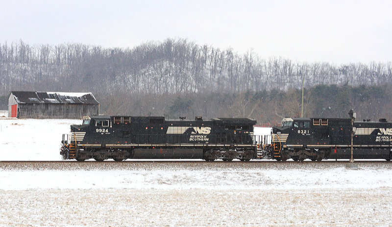 NS 111 in the snow at Bowen KY 