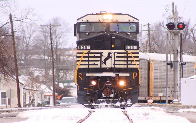 NS 285 in the street