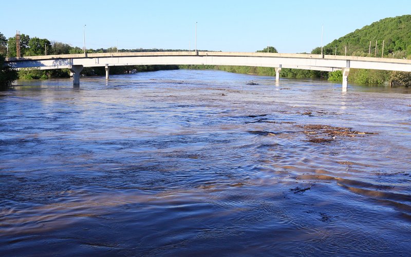 Kentucky River looking towards the U.S. 127 bridges 05/03/10