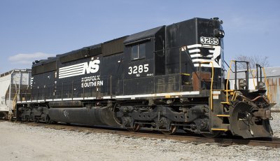 NS SD40-2 #3285 at Lawrenceburg KY