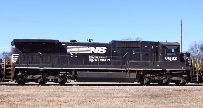 NS 8682  in storage at Debutts