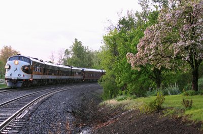 NS 955 waits at West Waddy just after sunrise 