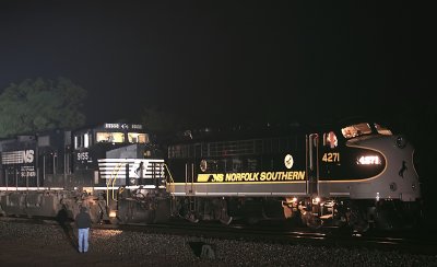 NS 955 and 375 sit side by side at the Wye 