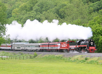 The Northbound  Kentucky Derby train rolls through Benson Valley in the pouring rain 