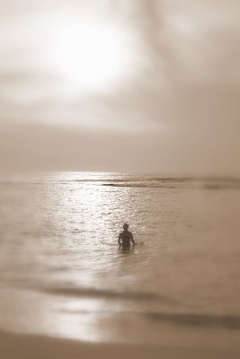 The lonely Surfer