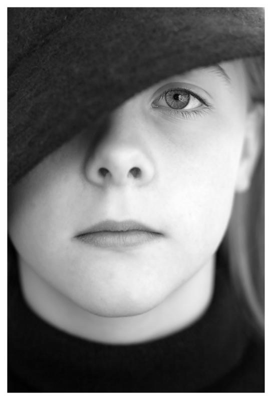 <b>11th Place</b><br>Her mothers hat *<br><i>by Gayle Knowles</i>