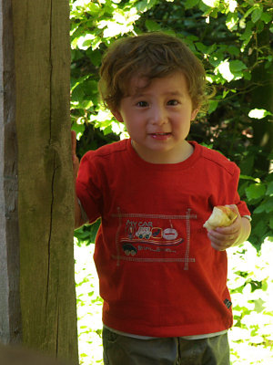 Yannick met appel