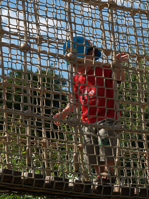 Yannick op de touwbrug