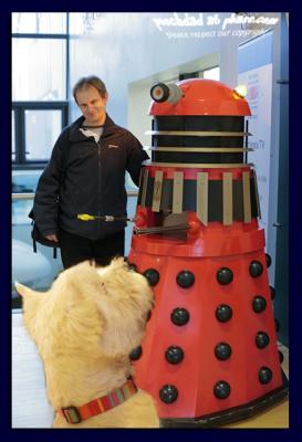 08012006  Dalek Meets Giant Pooch!