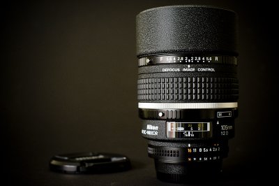 Nikon AF DC-NIKKOR 105mm 1:2 D
