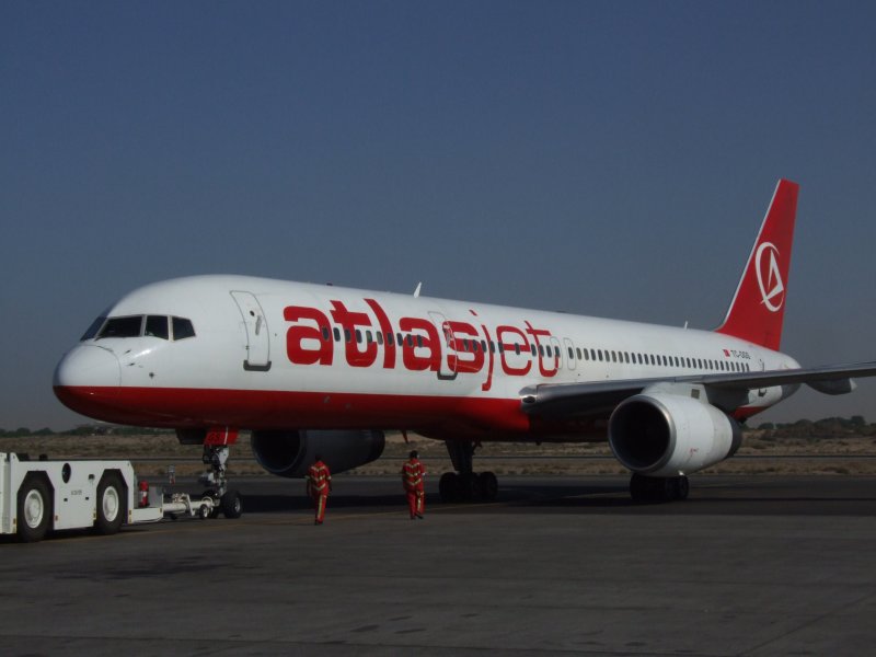 0936 27th October 07 Atlasjet departing from Sharjah Airport.JPG