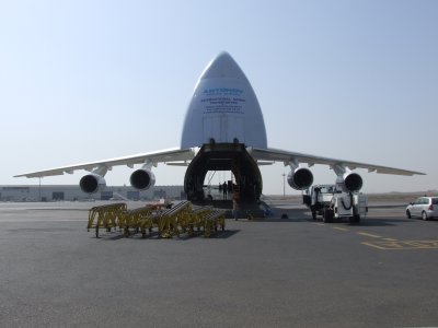 1534 27th August AN124 wideopen at Sharjah Airport.JPG